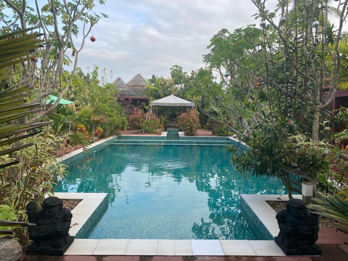 Taman Indah Resort Tamanredjo Extérieur photo