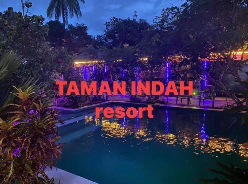 Taman Indah Resort Tamanredjo Extérieur photo
