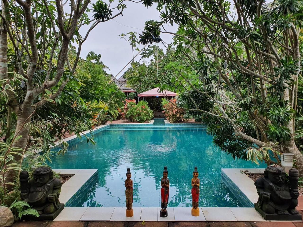 Taman Indah Resort Tamanredjo Extérieur photo