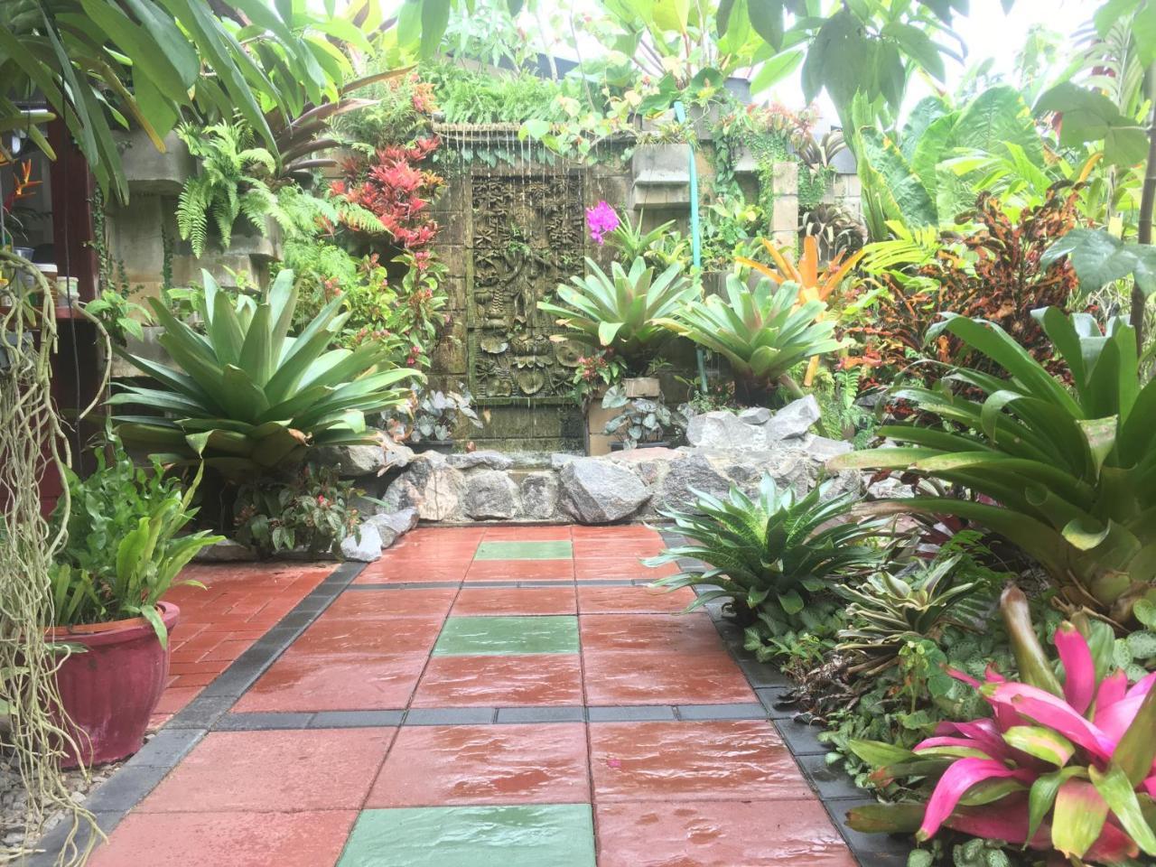 Taman Indah Resort Tamanredjo Extérieur photo